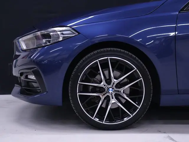 BMW 1-serie 118i M Sport [SCHUIFKANTELDAK, APPLE CARPLAY, ANDROID AUTO, STOELVERWARMING, STUURVERWAR...