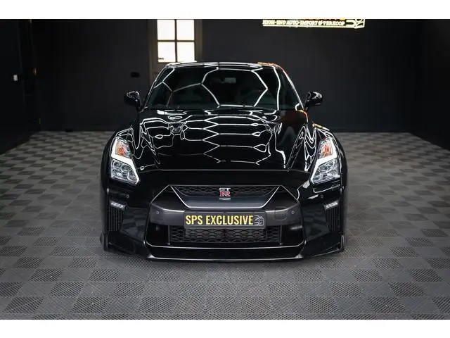 Nissan GT-R
