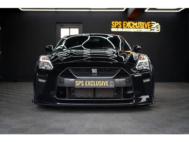 Nissan GT-R