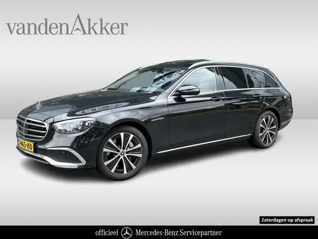 Mercedes-Benz E-klasse 300e Exclusive Estate // Burmester // Schuifdak // Trekhaak // Distronic // R...