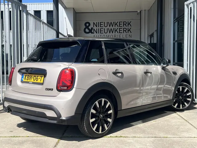 MINI Mini 1.5 Cooper MINI Yours | AUTOMAAT | LEDER | CAMERA | CARPLAY/ANDROID | NAVI | CRUISE CONTRO...