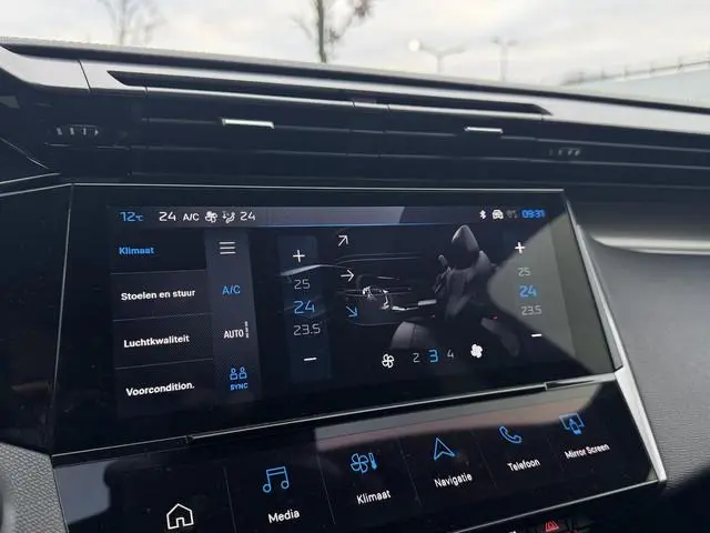 Peugeot e-308