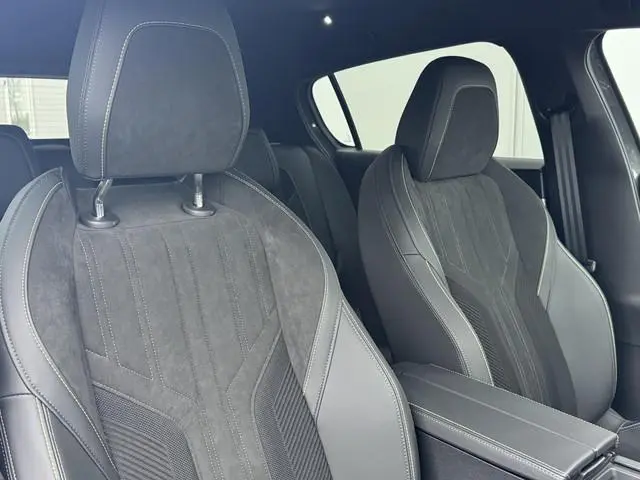 Peugeot e-308