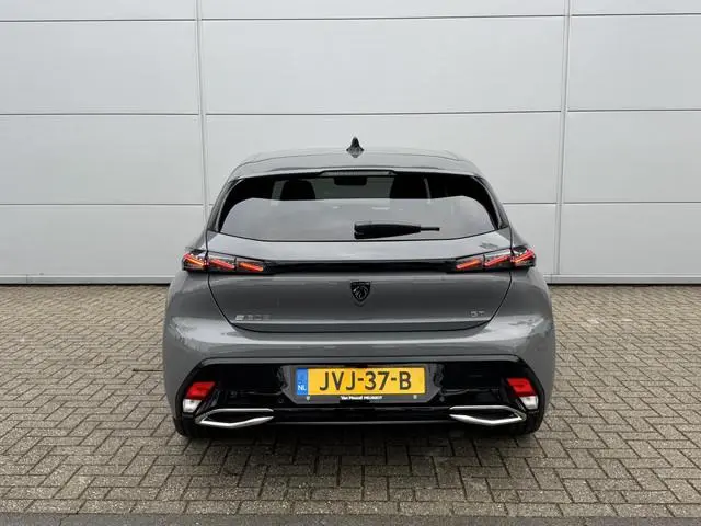 Peugeot e-308