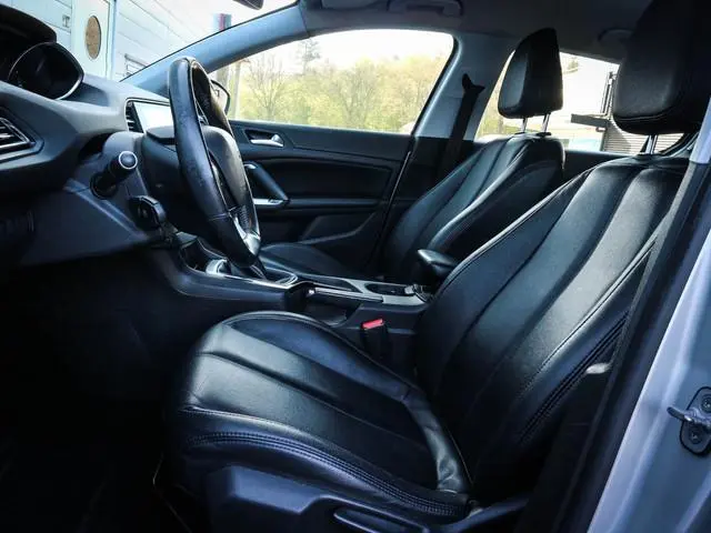 Peugeot 308 1.2 VTi Active | Clima | Cruise | Navi | Leer | Pdc voor/achter | Lichtmetaal |