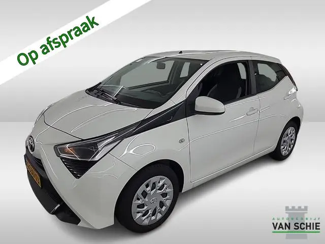 Toyota Aygo 1.0 VVT-i x-play limited 2e-Eig. & Keurig-Onderh. BOVAG-Garantie. NL-Auto.