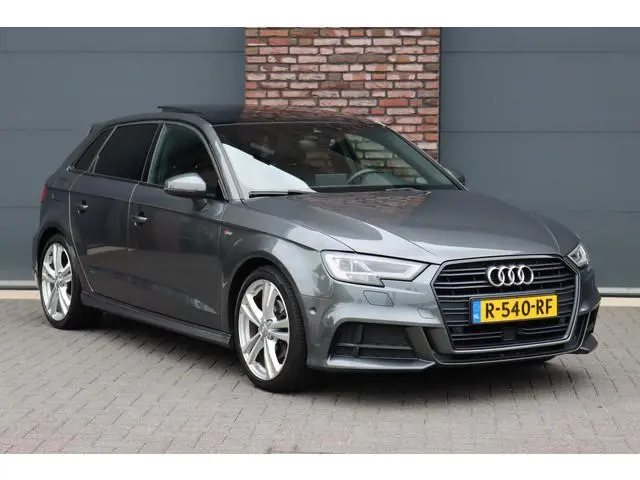 Audi A3 Sportback 1.5 TFSI CoD Sport S Line Edition | Automaat | Panoramadak | ACC | Massage | Leder...