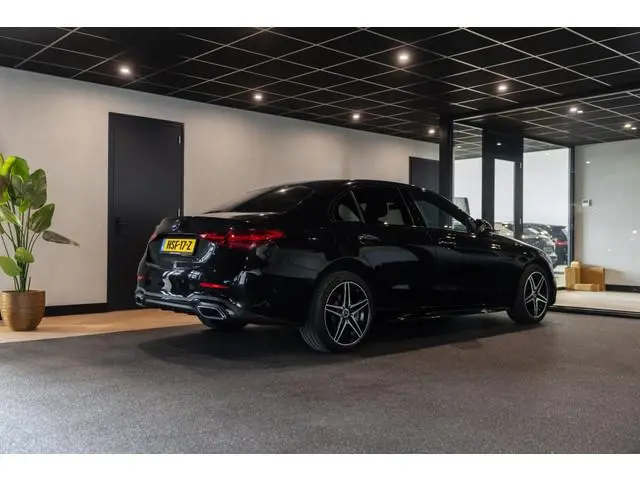 Mercedes-benz C-klasse 300 e AMG Line | Burmester | Pano | HuD | 360 Cam |
