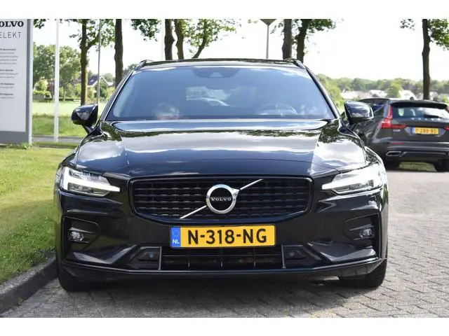 Volvo V60 B4 211PK R-Design | BLIS | Trekhaak | PDC V+A | Camera Achter | Stoel Verwarm.