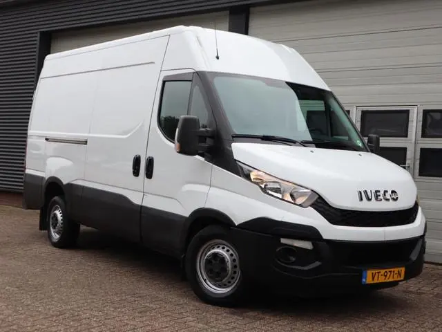 Iveco Daily 35S13 L2H2 - Trekhaak 3,5t KG - Airco - Camera