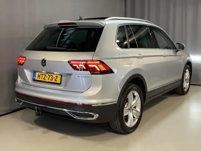 Volkswagen Tiguan 1.4 TSI eHybrid Elegance 19"/Panoramadak/Trekhaak/IQ Lights/Dodehoek/Camera/Adapti...
