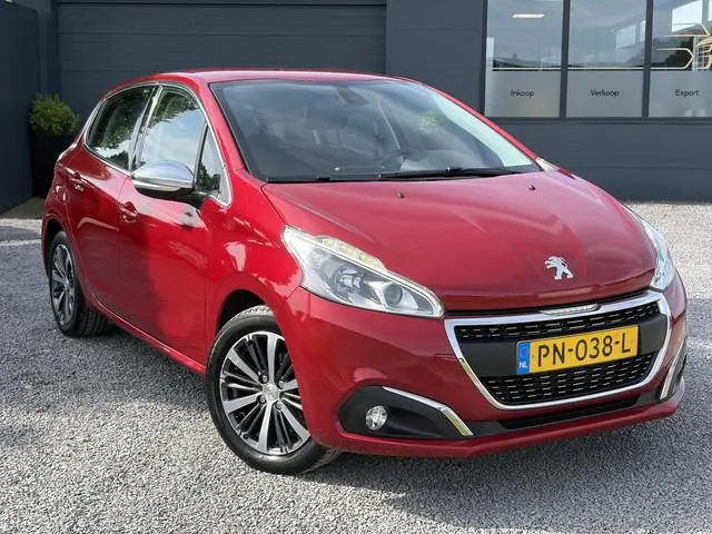 Peugeot 208 1.2 PureTech Allure 110pk,D-riem vv in 05-2026,Carplay,Navi,N.A.P,Lm velgen,Dealer Onder...