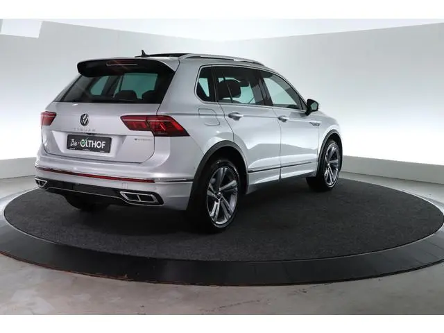 Volkswagen Tiguan 1.4 TSI eHybrid R-Line Business+ | ALL-IN PRIJS | SCHUIF-KANTEL | LEDER | CARPLAY...