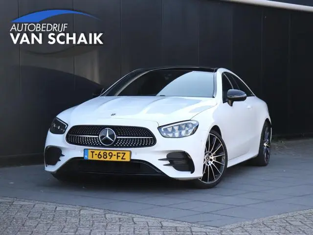 Mercedes-Benz E-klasse Coupé 200 AMG Line | PANO-DAK | STOELVERW. | CAMERA | NAVI | APPLE CARPLAY |...