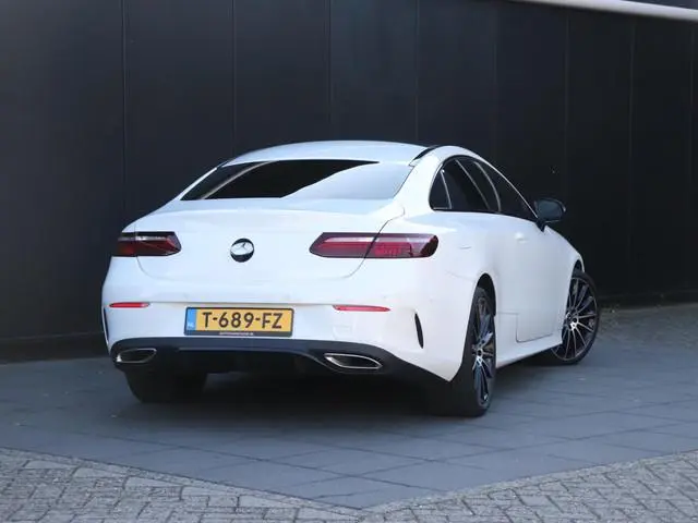 Mercedes-Benz E-klasse Coupé 200 AMG Line | PANO-DAK | STOELVERW. | CAMERA | NAVI | APPLE CARPLAY |...