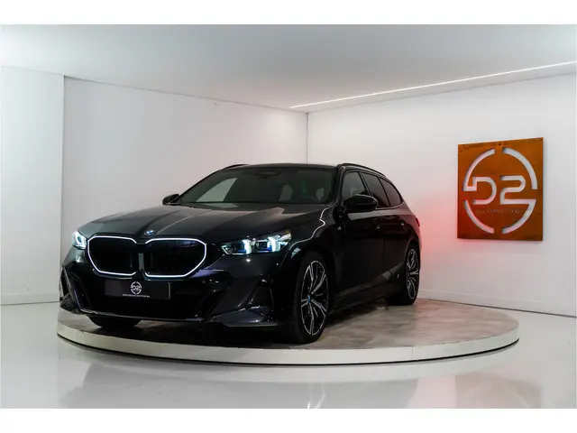 BMW 5-serie Touring 530e High Executive M Sport 300PK | Pano | H/K | Sfeer | Driving Ass. Pro | Fabr...