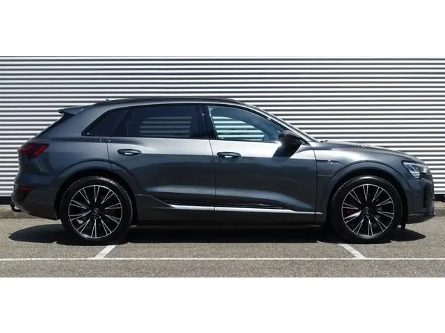 Audi Q8 E-tron 55 Quattro S-Edition Competition I NL-Auto I 1e Eig. I 100% dealer I SOH 91,45% I B&O...