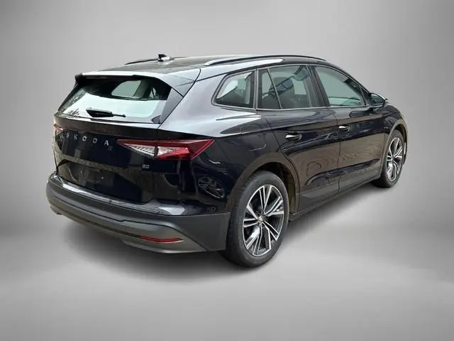 Skoda Enyaq iV 60 180pk · SOH 97,5% · Camera · Apple/Android Car Play · Navigatie · P-Sensoren · Cru...