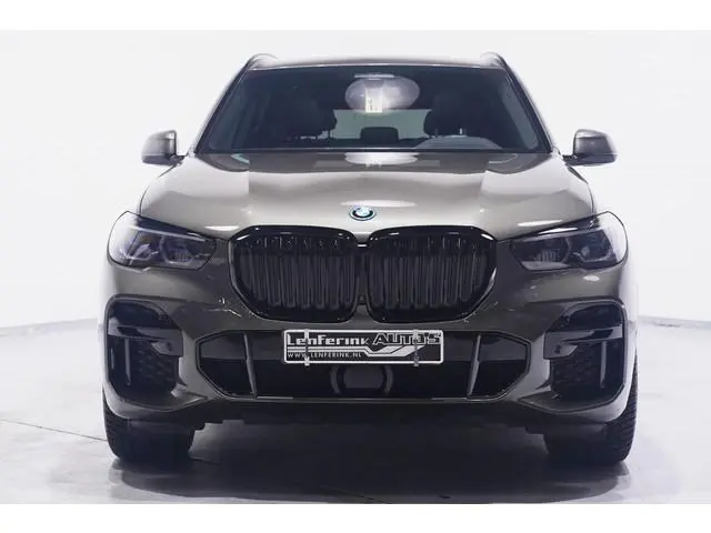 BMW X5 xDrive45e High Executive SOH 95% M-sport Panorama dak Luchtvering Comfort acces Head-up displ...