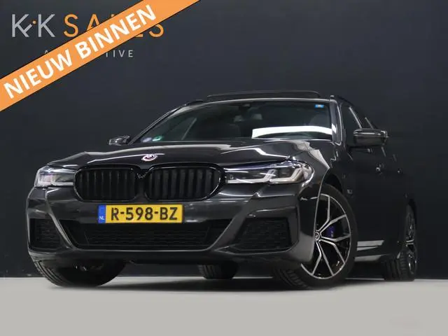BMW 5-serie Touring 530e M Sport [SCHUIFKANTELDAK, ELEKTRISCHE TREKHAAK, APPLE CARPLAY, STOELVERWARM...
