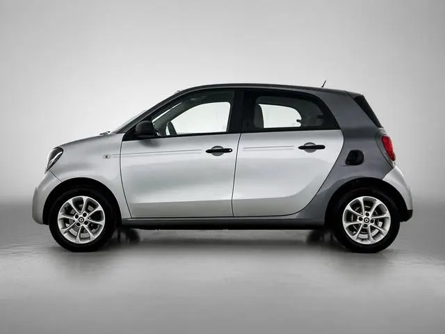 Smart forfour 1.0 Business Solution 5drs. / Airco-ecc. / Cruise control / Radio multimedia / Apk 10-...