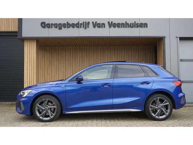 Audi A3 Sportback 40 TFSIe 204PK 2x S-Line Pano.dak 18inch LM Virtual Cockpit *Sepang Blue* A-Camera...