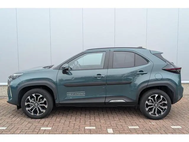 Toyota Yaris Cross 1.5 Hybrid 115 Dynamic Comfort Pack Stootlijsten, Navigatie Apple Carplay & Andro...