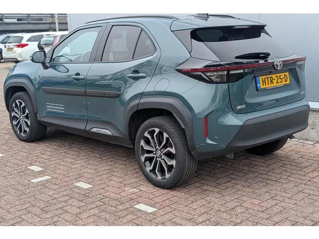 Toyota Yaris Cross 1.5 Hybrid 115 Dynamic Comfort Pack Stootlijsten, Navigatie Apple Carplay & Andro...