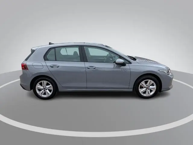 Volkswagen Golf 1.5 eTSI 150PK DSG Life Edition · Apple/Android Car Play · Navigatie · Head-Up displ...