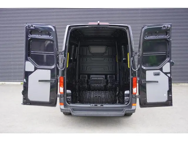 Volkswagen Crafter 180pk Automaat L4H3/L3H2 Facelift LED Apple Carplay Camera parkeersensoren ACC Cr...