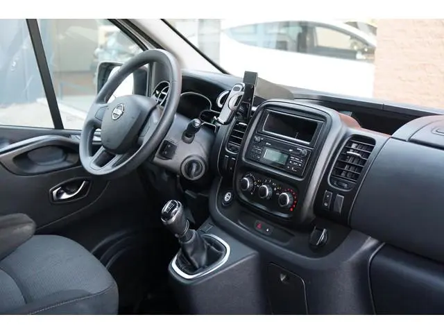 Nissan NV300