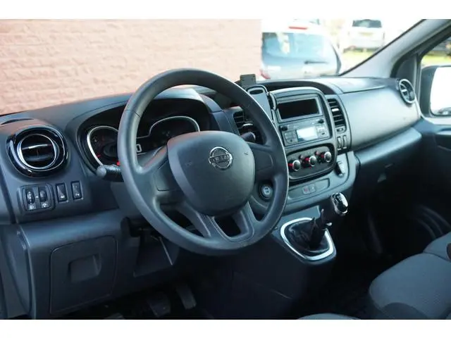 Nissan NV300
