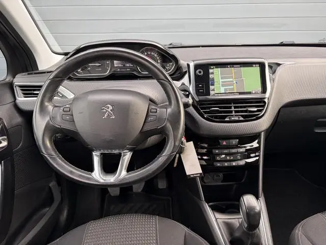 Peugeot 208 1.2 PureTech Allure 2e Eigenaar,Dealer Onderhouden,Trekhaak,Navi,Pdc,110pk,Clima,Cruise,...