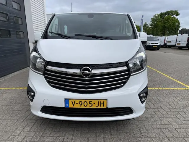 Opel Vivaro 1.6 CDTI 125pk L2H1 DC 5 persoons Sport EcoFlex / rijklaar € 15.950 ex btw / lease vanaf...