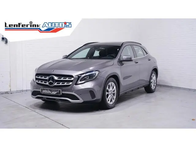 Mercedes-Benz GLA-klasse 180 Business Solution Limited Navi Clima Camera PDC NAP Leder/stof Sportsto...