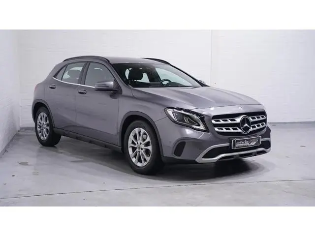 Mercedes-Benz GLA-klasse 180 Business Solution Limited Navi Clima Camera PDC NAP Leder/stof Sportsto...