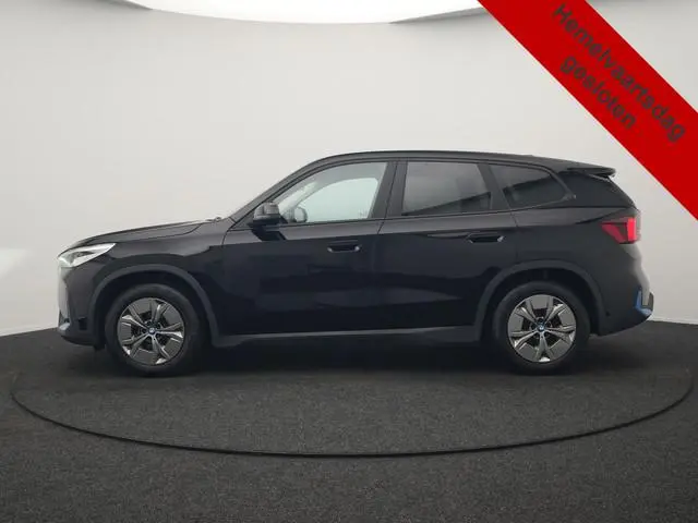 BMW iX1 xDrive30 67 kWh 313pk Dealer O.H. | Adaptief M Onderstel | Camera | Cruise Control | Stoelve...