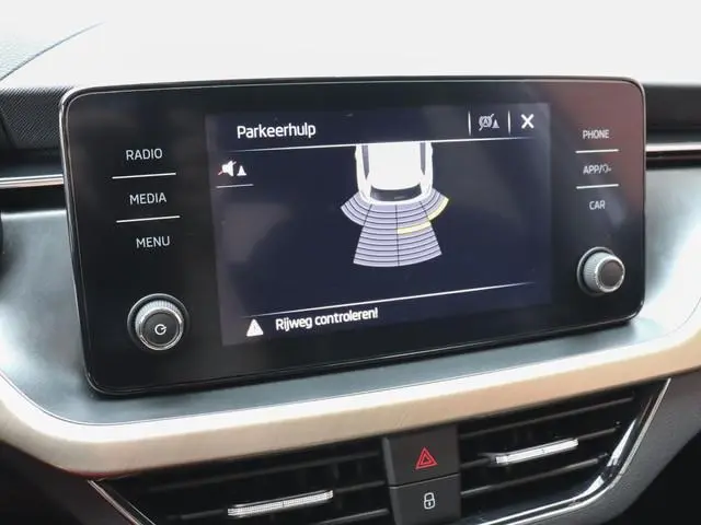 Skoda Kamiq 1.0 TSI 110pk DSG Style Navigatie Apple Carplay/Android Auto Adaptive Cruise control Par...
