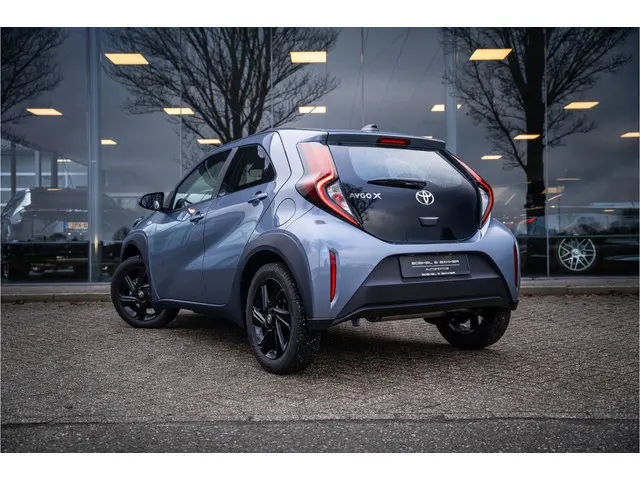 Toyota Aygo X 1.0 VVT-i S-CVT Play ** Navigatie ** Camera ** LM Velgen