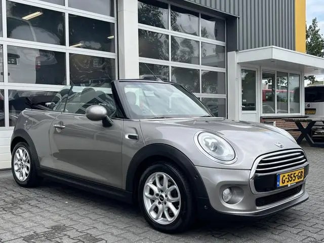 MINI Cabrio 1.5 Cooper Salt Airco Cruise control Stoelverwarming Stuurwiel multifunctioneel Telefoon...