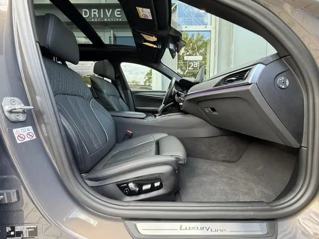 BMW 5-serie Touring 530e xDrive High Ex. Shadow|Pano|H/K|Nappa|Ventilatie|Massage|ACC|HUD|Laser|Alvi...