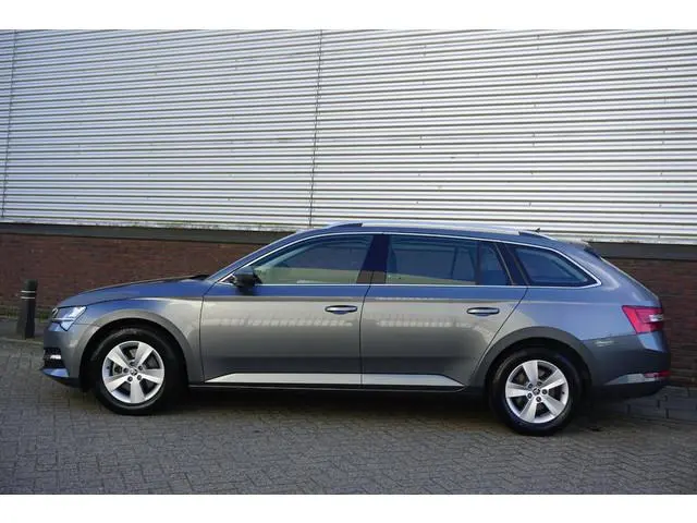Skoda Superb Combi 1.5 TSI ACT Business Edition/All-Seasonbanden/ Virtual Cockpit