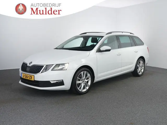 Skoda Octavia Combi 1.5 TSI Greentech Business Edition | Trekhaak | Cruise | Navi | Carplay | PDC |