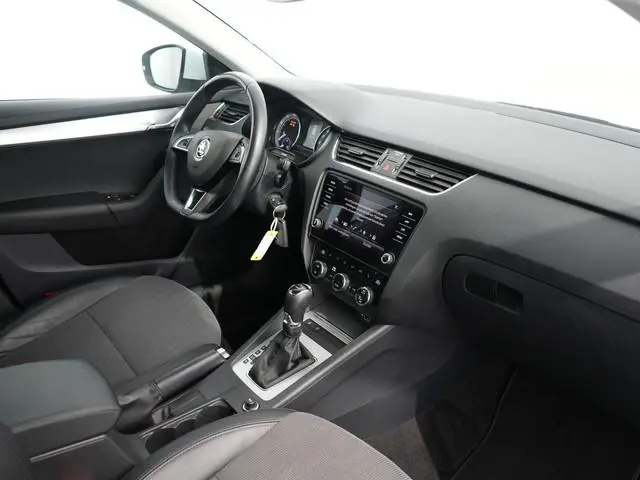 Skoda Octavia Combi 1.5 TSI Greentech Business Edition | Trekhaak | Cruise | Navi | Carplay | PDC |