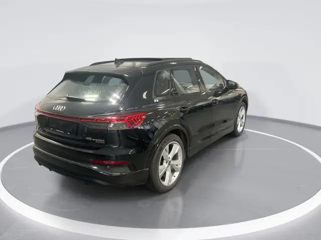 Audi Q4 e-tron 45 265pk Quattro S Edition · Panoramadak · Warmtepomp · Camera · Head-Up · Navigatie...