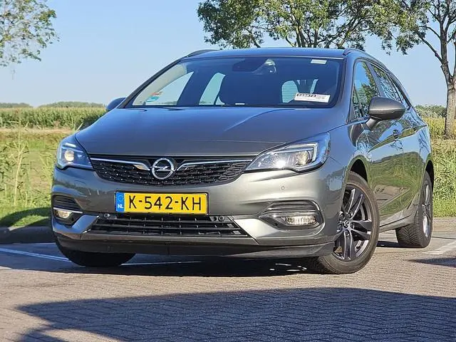OPEL ASTRA 1.2 sports tourer execut