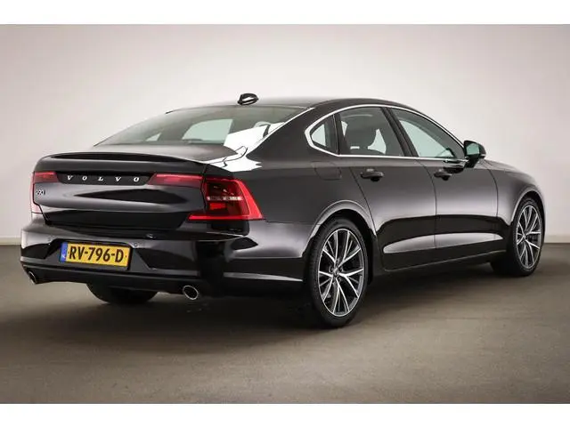Volvo S90 2.0 T4 Momentum+ | BUSINESS PACK CONNECT | LEDER | APPLE | TREKHAAK | 19"