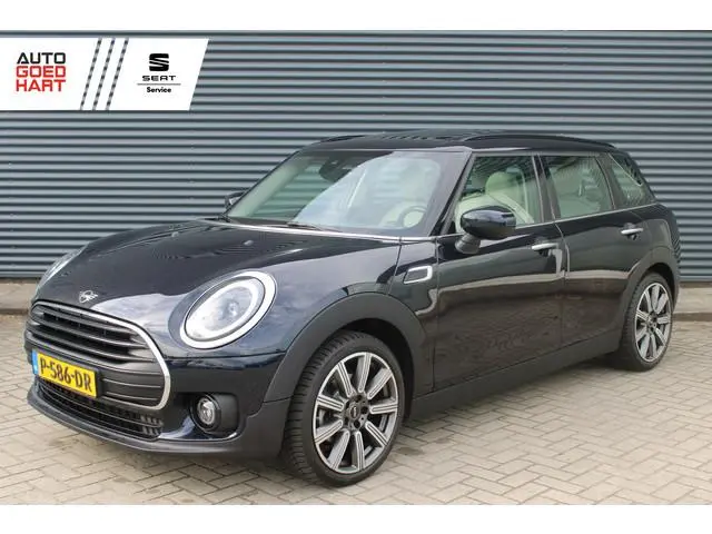 MINI Mini Clubman 1.5 Cooper Navigatie Full-Led Panoramadak Vol-Leder CarPlay