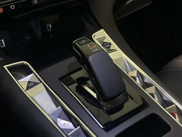 DS DS 7