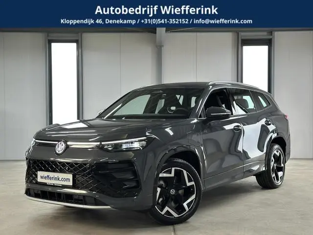 Volkswagen Tayron 1.5 eHybrid R-Line | Trekhaak-pakket | Navigatie-pakket | Stoel- & stuurverwarming